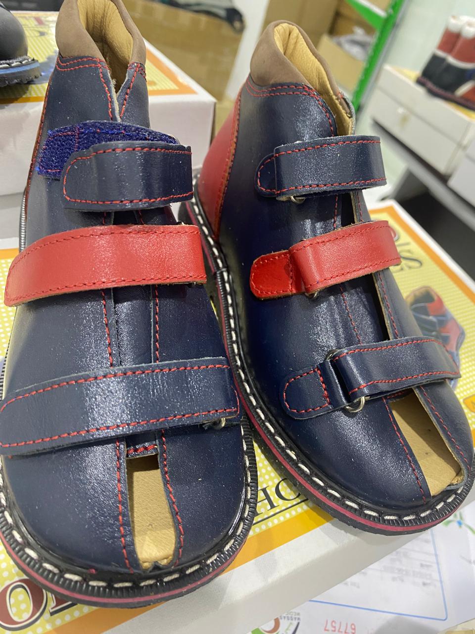 Anti Varus orthopedic shoes for children corrective foot support حذاء طبي مضاد للفاروس للأطفال لدعم القدم وتصحيح المشي